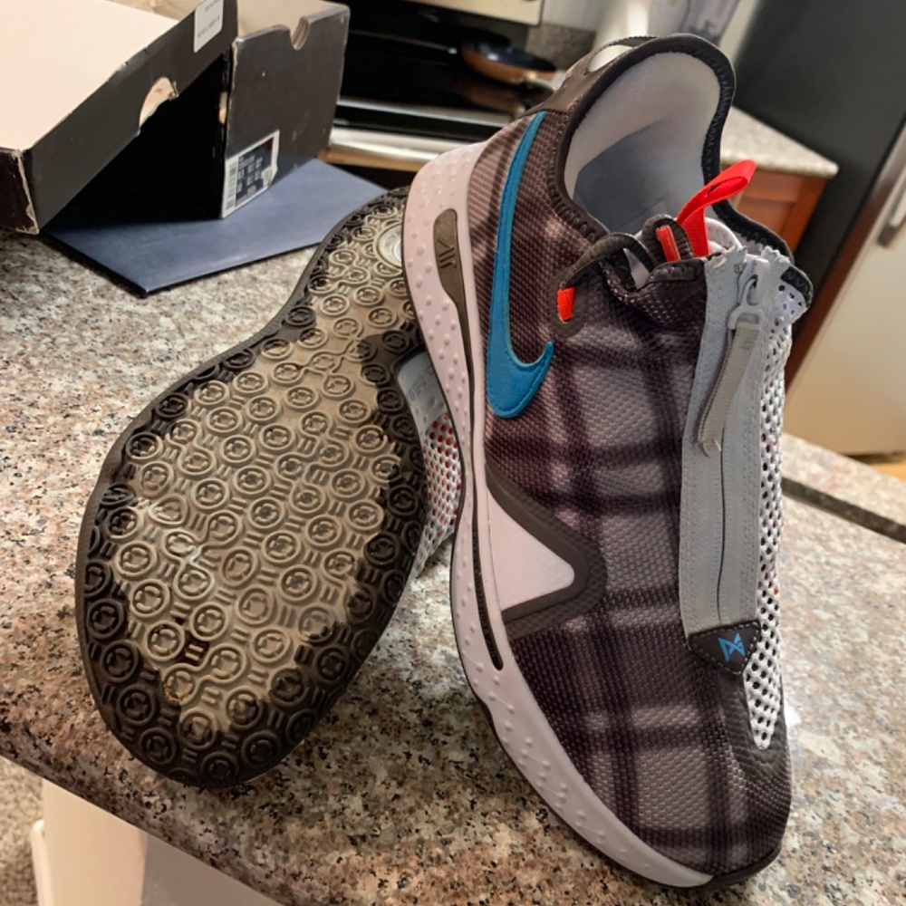 Paul George 4 - Picture 3 of 3